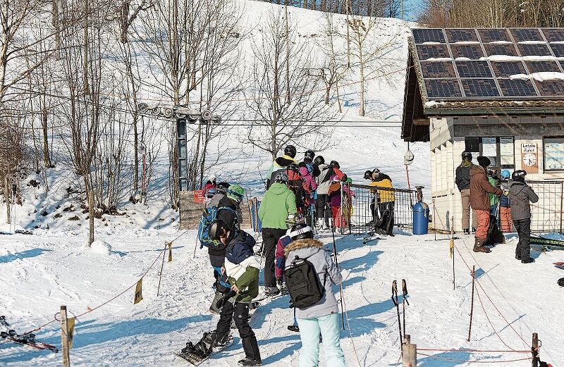 Nach der Abfahrt beim Skilift.
