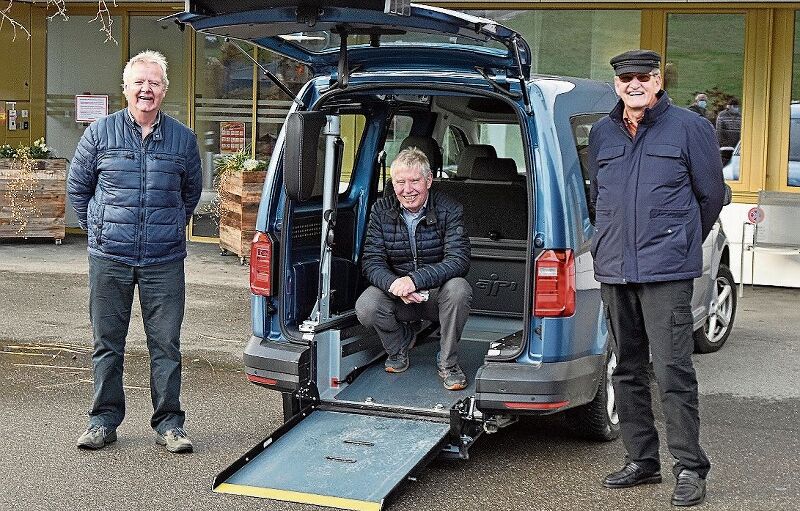 Die Fahrer des Gritt-Rollstuhltransporters: Kurt Degen, Gusti Schaub und Peter Schweizer.
