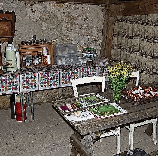 Selbstbedienung unterwegs im Hofschürli Titterten.