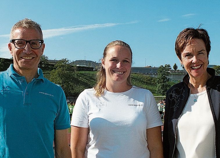 Sportamtleiter Thomas Beugger, Veranstaltungsleiterin Carmen Jeker und Regierungsrätin Monica Gschwind freuten sich über die reibungslose Durchführung der Veranstaltung. Fotos: W. Wenger