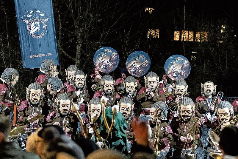 Die grimmigen Larven der Gwaageschränzer.Fotos: M. Herrmann