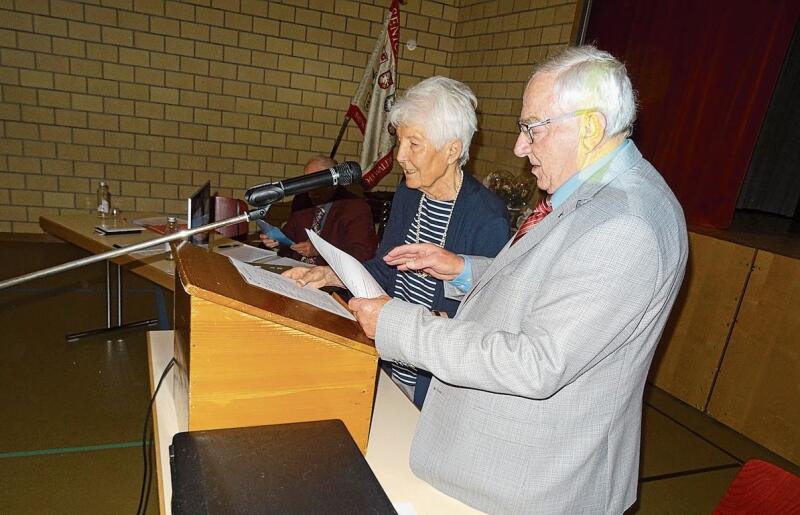 Vizepräsidentin Elisabeth Mosimann und Vereinspräsident Peter Mory.