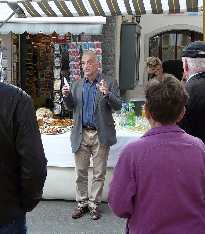 Stadtrat Franz Kaufmann eröffnet den Tag der offenen Tür.
