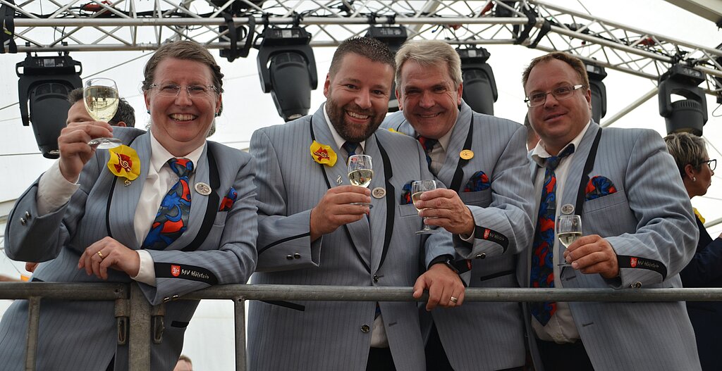 Die vier Veteranen des Musikvereins Hölstein geniessen die Ehrung .Fotos: H. Thommen
